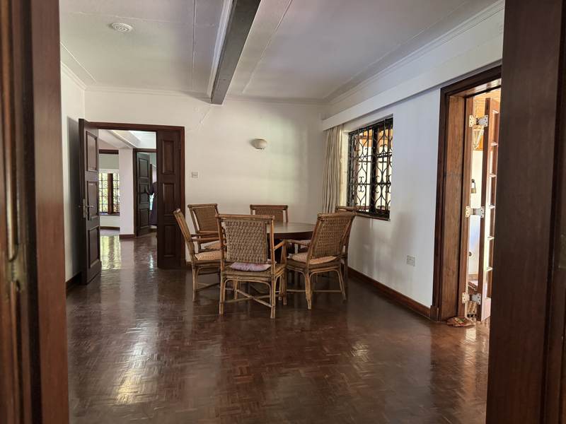 Serengeti Manor - Gallery 8